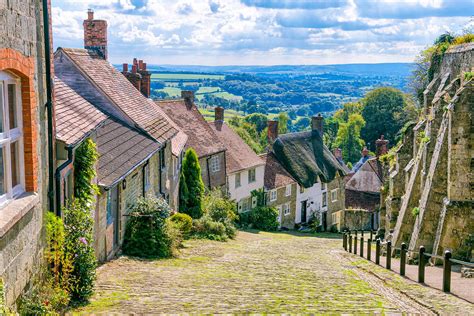The 30 Best Villages & Small Towns to Live in the UK .